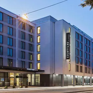 Отель Courtyard By Marriott East ****